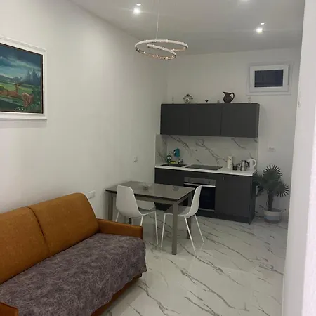 Casa Enzo 2 Penzion 3*